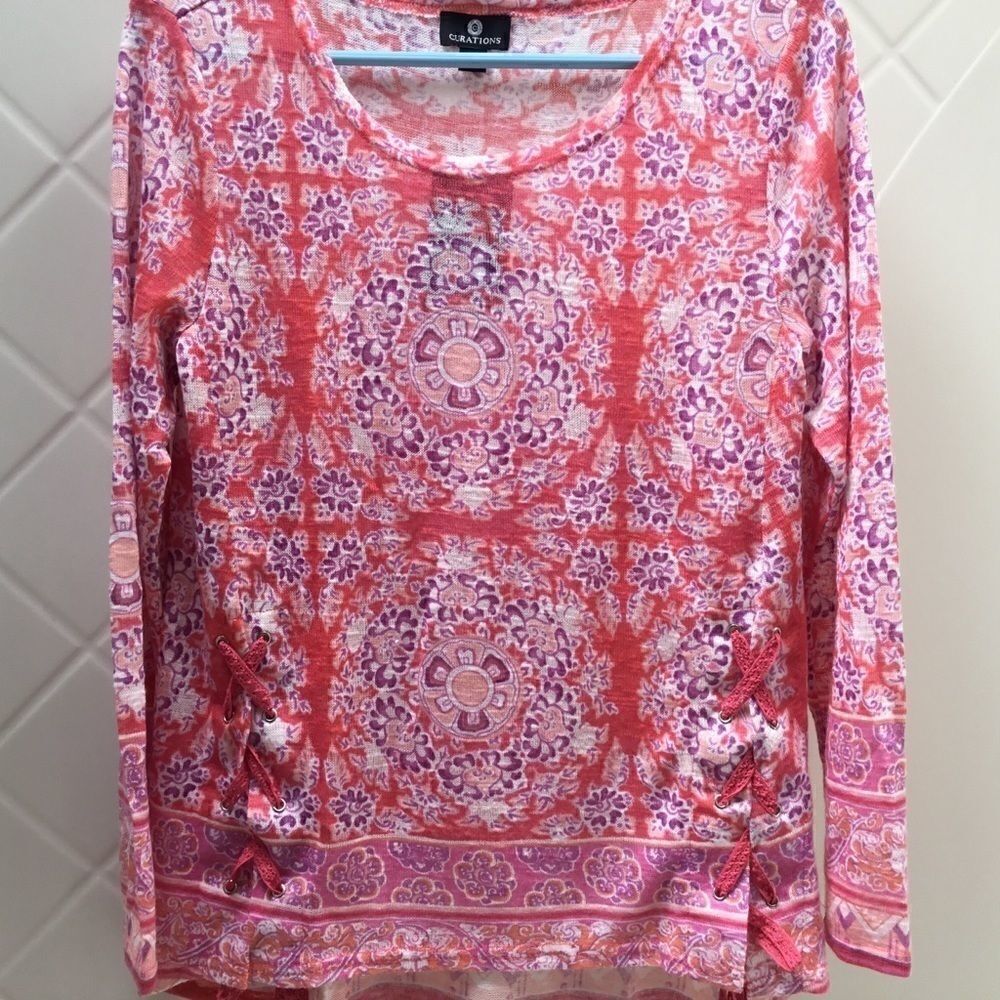 SALE. BUY 2/$30. NWT Curations Soft Knit /colorful Blouse Sz M
